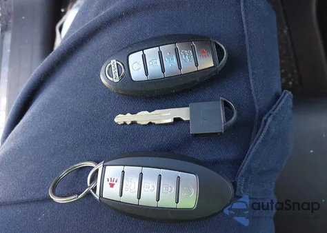 2015 Nissan Pathfinder Platinum z USA, uszkodzony, nr VIN 5N1AR2MN0FC696678